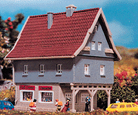 Cottage -- 2 x 1-1/2 x 2-1/8"  5 x 3.8 x 5.3cm