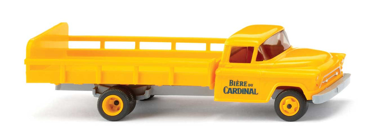 1955-1956 Chevrolet Beverage Truck - Assembled -- Cardinal Beer (yellow, German Lettering)