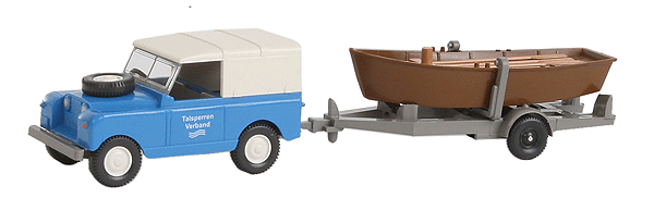 SUV Landrover -- w/Rowboat