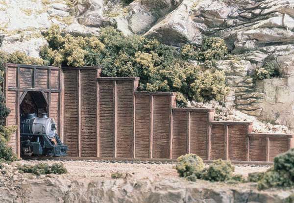 Retaining Walls pkg(6; Unpainted Hydrocal(R) Castings) -- Timber-2