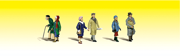 Scenic Accents(R) Figures -- Couples in Coats
