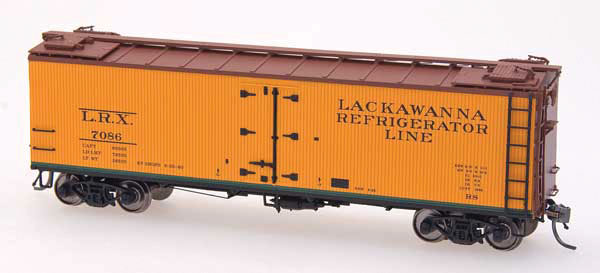 40' Wood Refrigerator Car - Ready to Run -- Delaware, Lackawanna & Western (orange, Boxcar Red)
