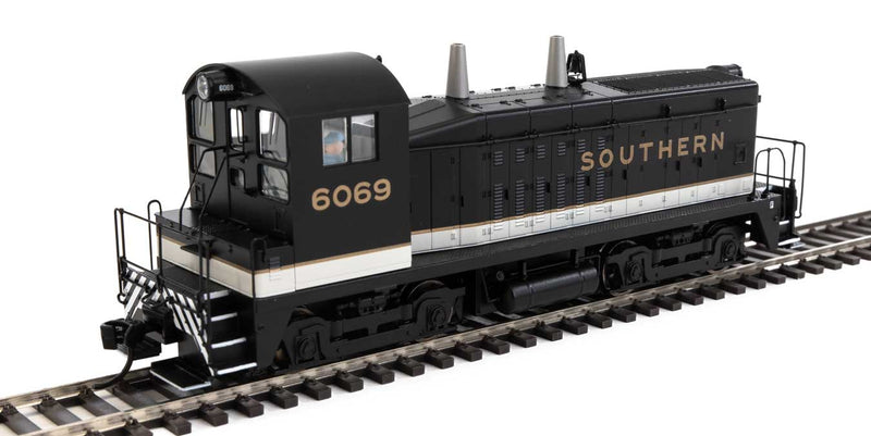 EMD SW7 - Standard DC -- Southern Railway #6069 (Phase I; Tuxedo: black, white, dulux)-1