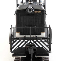 EMD SW7 - Standard DC -- Southern Railway #6069 (Phase I; Tuxedo: black, white, dulux)