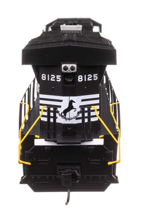 GE ES44AC Evolution Series GEVO - ESU Sound & DCC -- Norfolk Southern #8125-4
