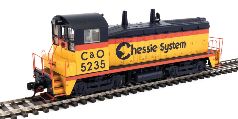EMD SW7 - ESU Sound & DCC -- Chessie System Chesapeake & Ohio #5235 (Phase I; yellow, vermillion, blue)-1