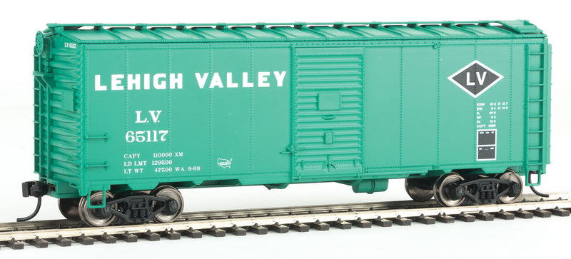 40' AAR Modified 1937 Boxcar - Ready to Run -- Lehigh Valley #65117 (green, black; Small Diamond Logo)-1