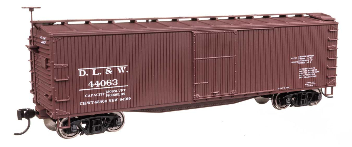 40' Double Sheathed Wood Boxcar - Ready to Run -- Delaware, Lackawanna & Western #44063-1