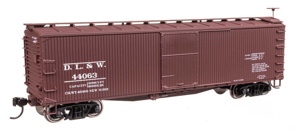 40' Double Sheathed Wood Boxcar - Ready to Run -- Delaware, Lackawanna & Western #44063-2