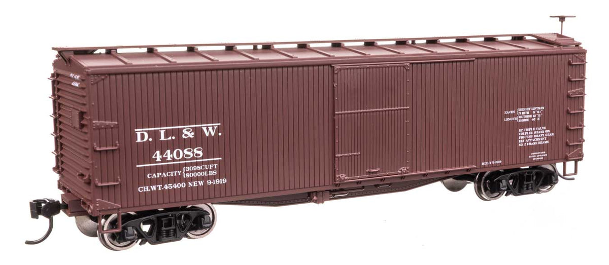 40' Double Sheathed Wood Boxcar - Ready to Run -- Delaware, Lackawanna & Western #44088-2