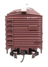 40' Double Sheathed Wood Boxcar - Ready to Run -- Northern Pacific #11273-4