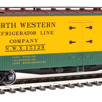 40' Early Reefer - Ready To Run -- North Western Refrigerator Line #15129 (yellow, green, Boxcar Red; CNW Logo)