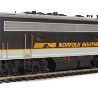 EMD F7 A - Standard DC -- Norfolk Southern #271 (Tuxedo; black, Imitiation Aluminum, Dulux Gold)