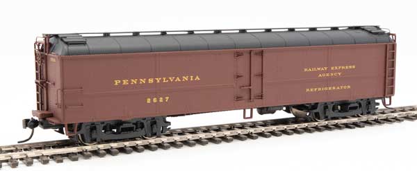 50' Pennsylvania Class R50b Express Reefer -- Pennsylvania Railroad #2627 (Summer 1945 Scheme; Tuscan, black, Dulux Gold)-1