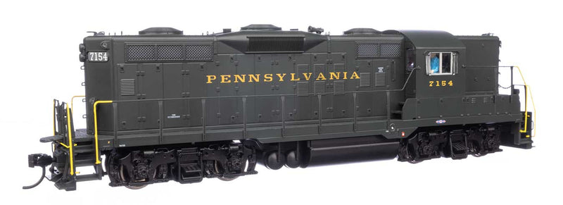 EMD GP9 with LokSound 5 Sound & DCC -- Pennsylvania Railroad #7154 (Brunswick Green, Dulux gold)-1