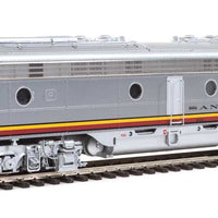 EMD E8Am - Standard DC -- Santa Fe #80L (Warbonnet; silver, red)