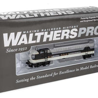EMD FP7 - FP7 Standard DC -- Southern Railway 6136, 6144 (black, white, Dulux Gold)