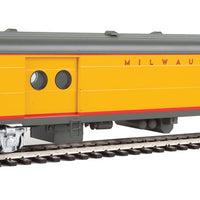 75' Milwaukee Road Express Car - Ready to Run -- Twin Cities Hiawatha - Milwaukee Road (yellow, gray, red; Decals)