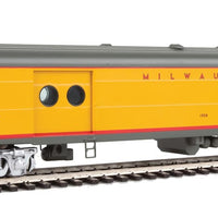 75' Milwaukee Road Express Car - Ready to Run -- Twin Cities Hiawatha - Milwaukee Road #1328 (yellow, gray, red)