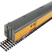 75' Milwaukee Road Express Car - Ready to Run -- Twin Cities Hiawatha - Milwaukee Road #1328 (yellow, gray, red)