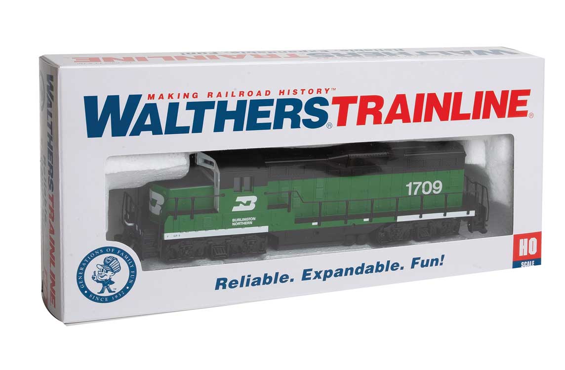 EMD GP9M - Standard DC -- Burlington Northern #1709 (green, white)-5