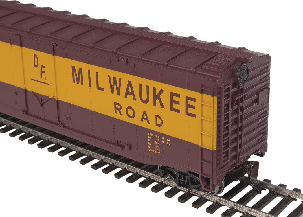 Boxcar - Ready to Run -- Milwaukee Road #16496 (Boxcar Red,yellow)-3