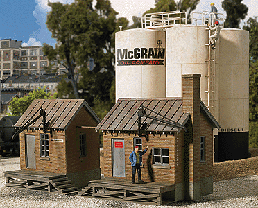 McGraw Oil Company -- Kit - 6-1/2 x 8-7/8 x 5"  16.5 x 22.5 x 12.7cm-1