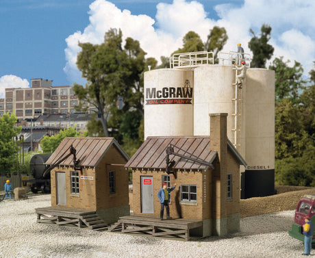 McGraw Oil Company -- Kit - 6-1/2 x 8-7/8 x 5"  16.5 x 22.5 x 12.7cm-2