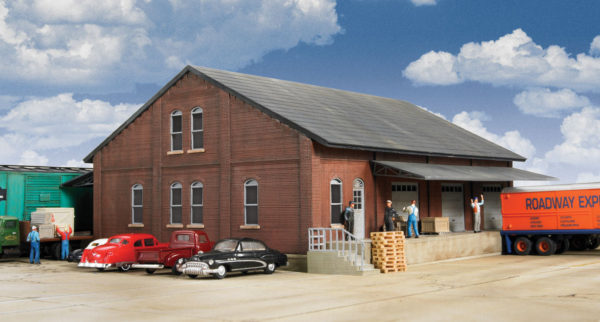 Brick Freight House -- Kit - 9-3/4 x 9-3/8 x 4-3/8"  24.8 x 23.8 x 11.1cm-2