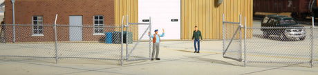 Chain-Link Fence - Kit - Up to 2 Gates -- Scale Length: Approximately 80"  203cm-2