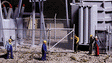 Chain-Link Fence - Kit - Up to 2 Gates -- Scale Length: Approximately 80"  203cm-1