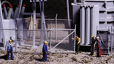 Chain-Link Fence - Kit - Up to 2 Gates -- Scale Length: Approximately 80"  203cm-1