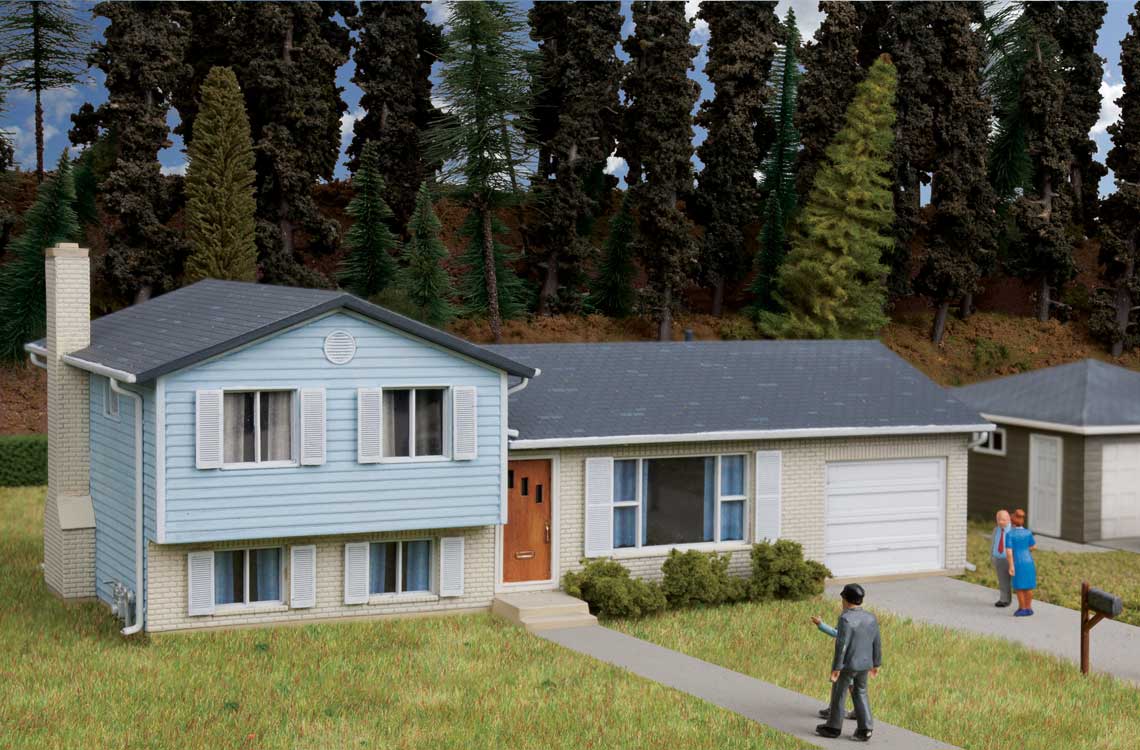 Split-Level House -- Kit - 7-1/4 x 3-3/4 x 2-9/16"  18.4 x 9.5 x 6.5cm-1