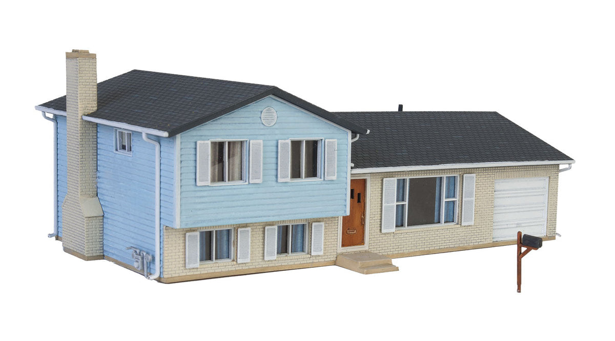 Split-Level House -- Kit - 7-1/4 x 3-3/4 x 2-9/16"  18.4 x 9.5 x 6.5cm-2