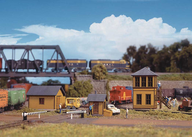 Trackside Structures Set -- Kit - Three structures and accessories