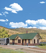 Union Pacific(R)-Style Depot -- Kit - 11-3/4 x 5-5/8 x 4"  29.8 x 14.2 x 10.1cm-2
