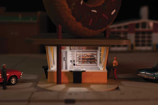 Hole-In-One Donut Shop with Spaces(TM) Interior -- Structure Kit with Interior Lighting and Detail Insert