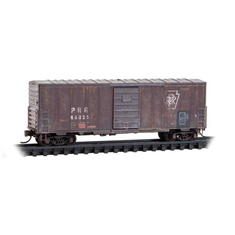 40' Single-Door Boxcar No Roofwalk - Ready to Run -- Pennsylvania Railroad #86025 (Weathered, Boxcar Red, Plain Keystone)-1