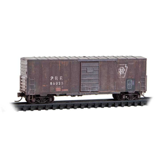 40' Single-Door Boxcar No Roofwalk - Ready to Run -- Pennsylvania Railroad #86025 (Weathered, Boxcar Red, Plain Keystone)-1
